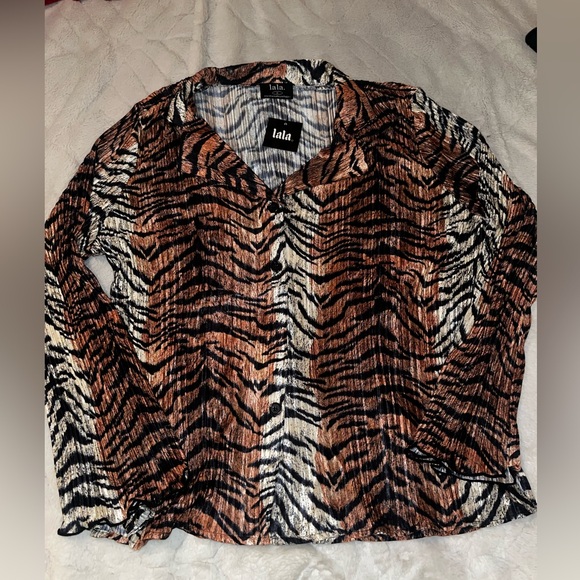 Dressed in Lala plisse top in go get em tiger - Picture 2 of 3